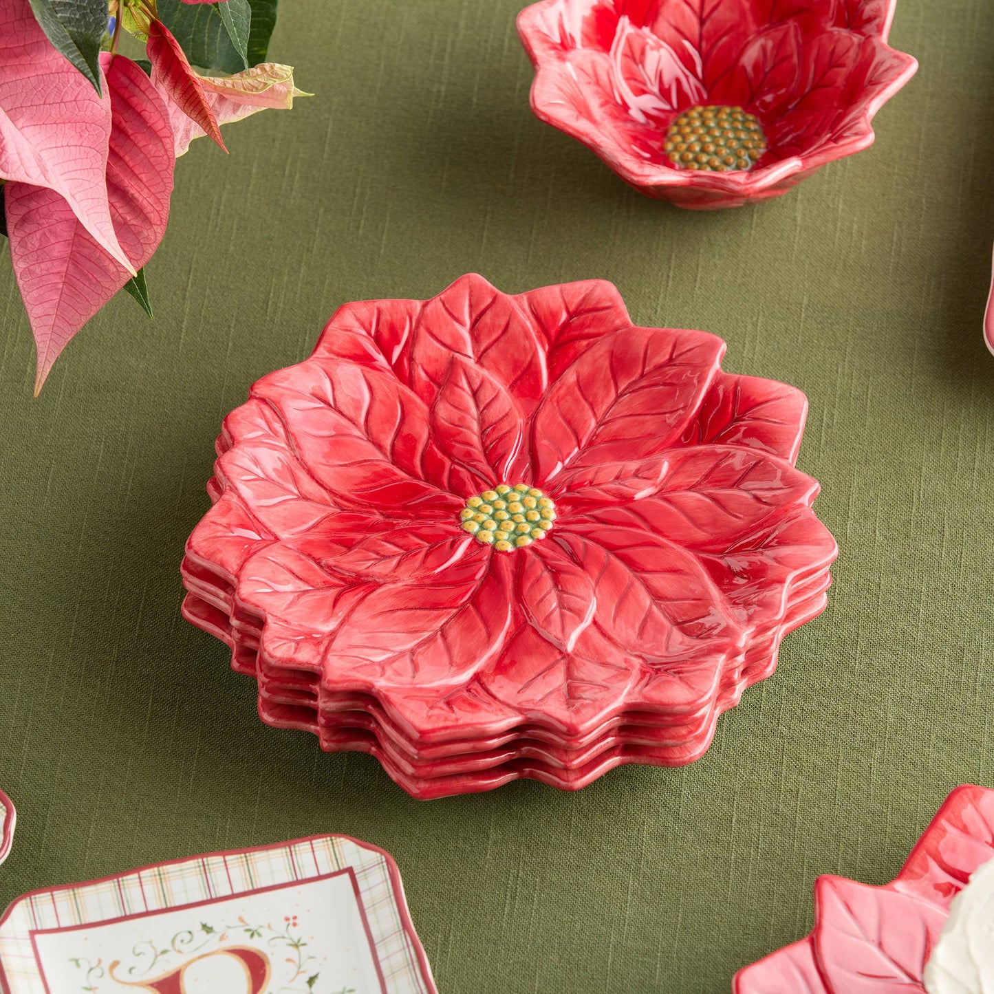 Winter Blooms 3-D Poinsettia Dessert Plate