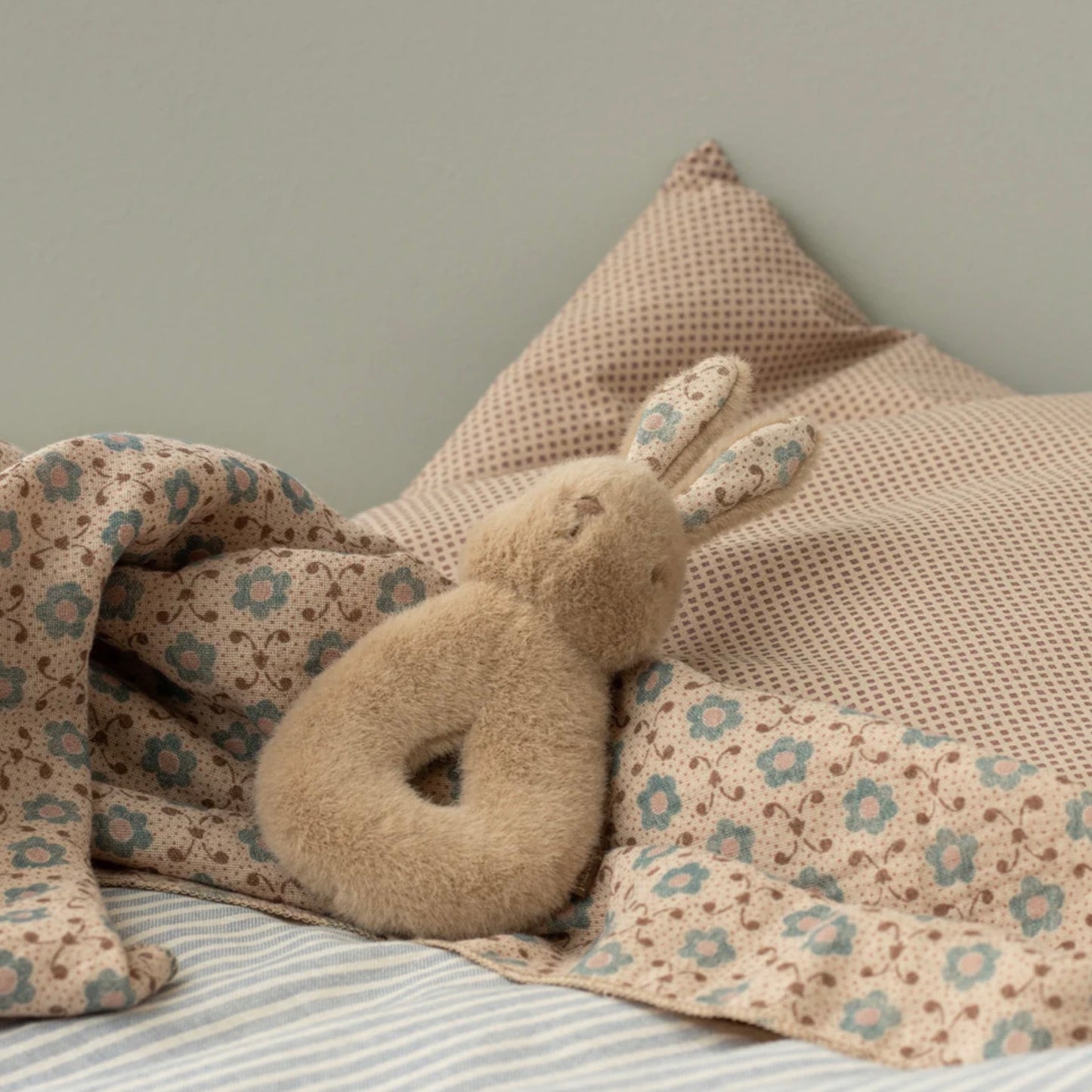 Maileg Rabbit Rattle Set - Cream Peach