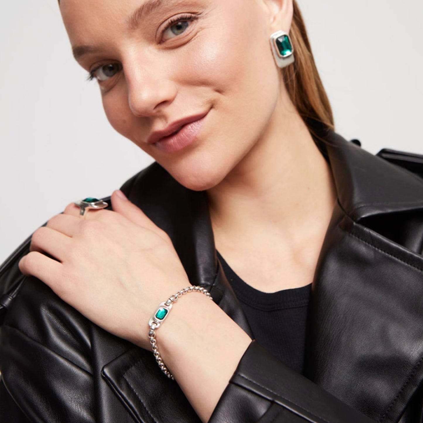 UNOde50 Chain bracelet with green crystal