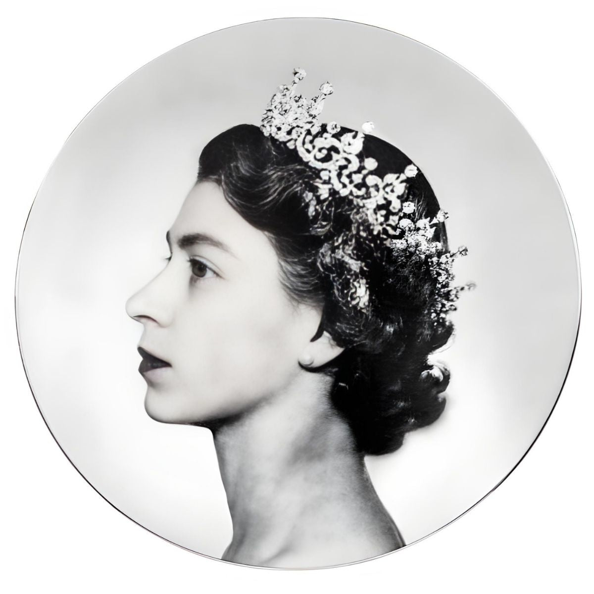 Halcyon Days Portrait of HM Queen Elizabeth II by Dorothy Wilding Coupe Plate