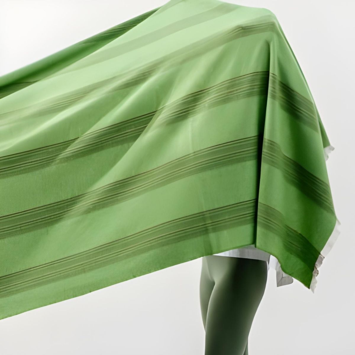 Cushendale Seskin Lambswool Small Throw - Greengage