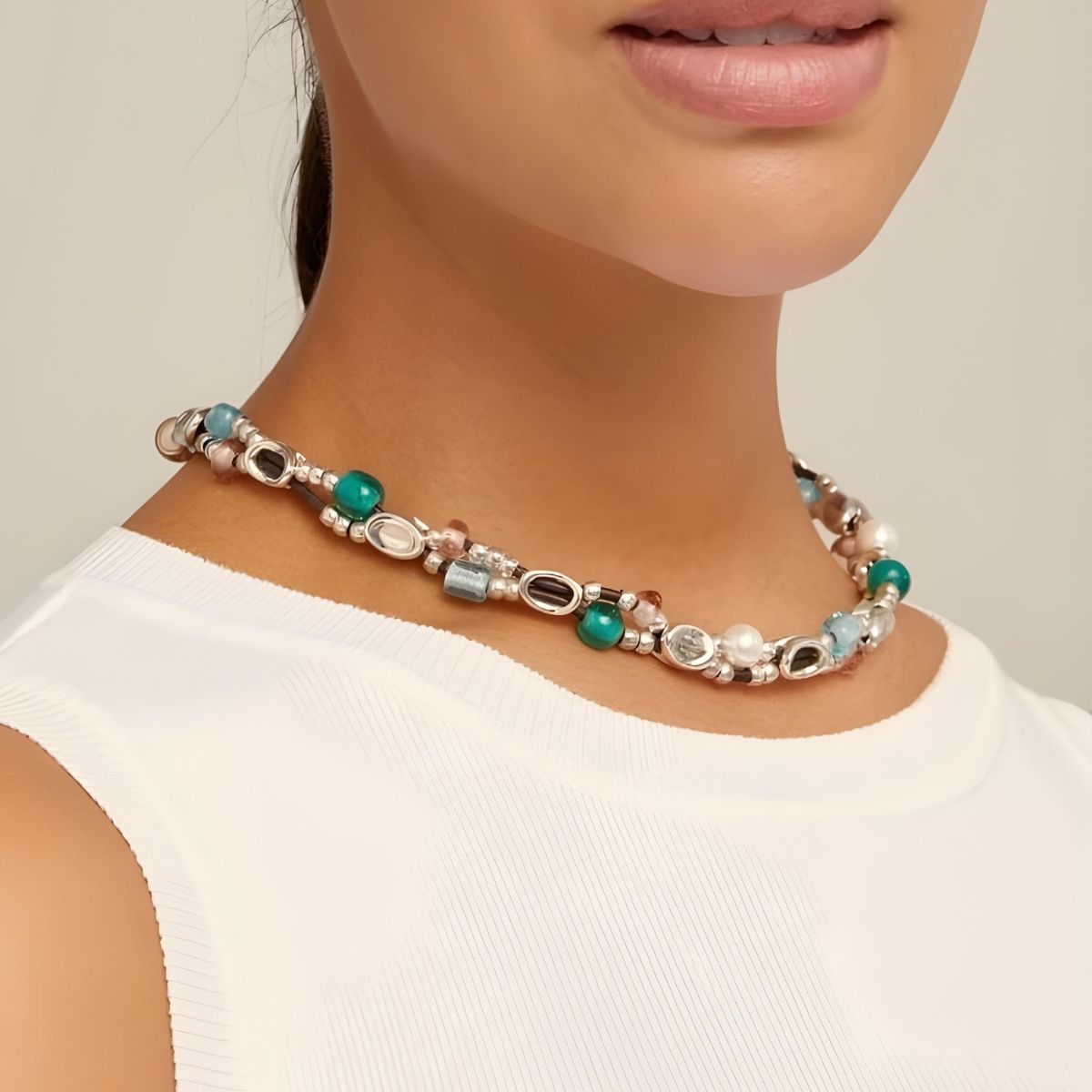 UNOde50 Charming Short Beaded Leather Strap Necklace