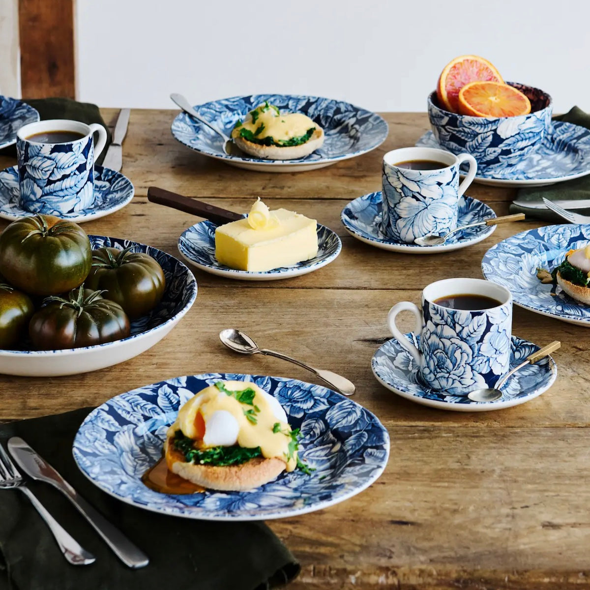 Burleigh Ink Blue Hibiscus Small Coffee Can Mug