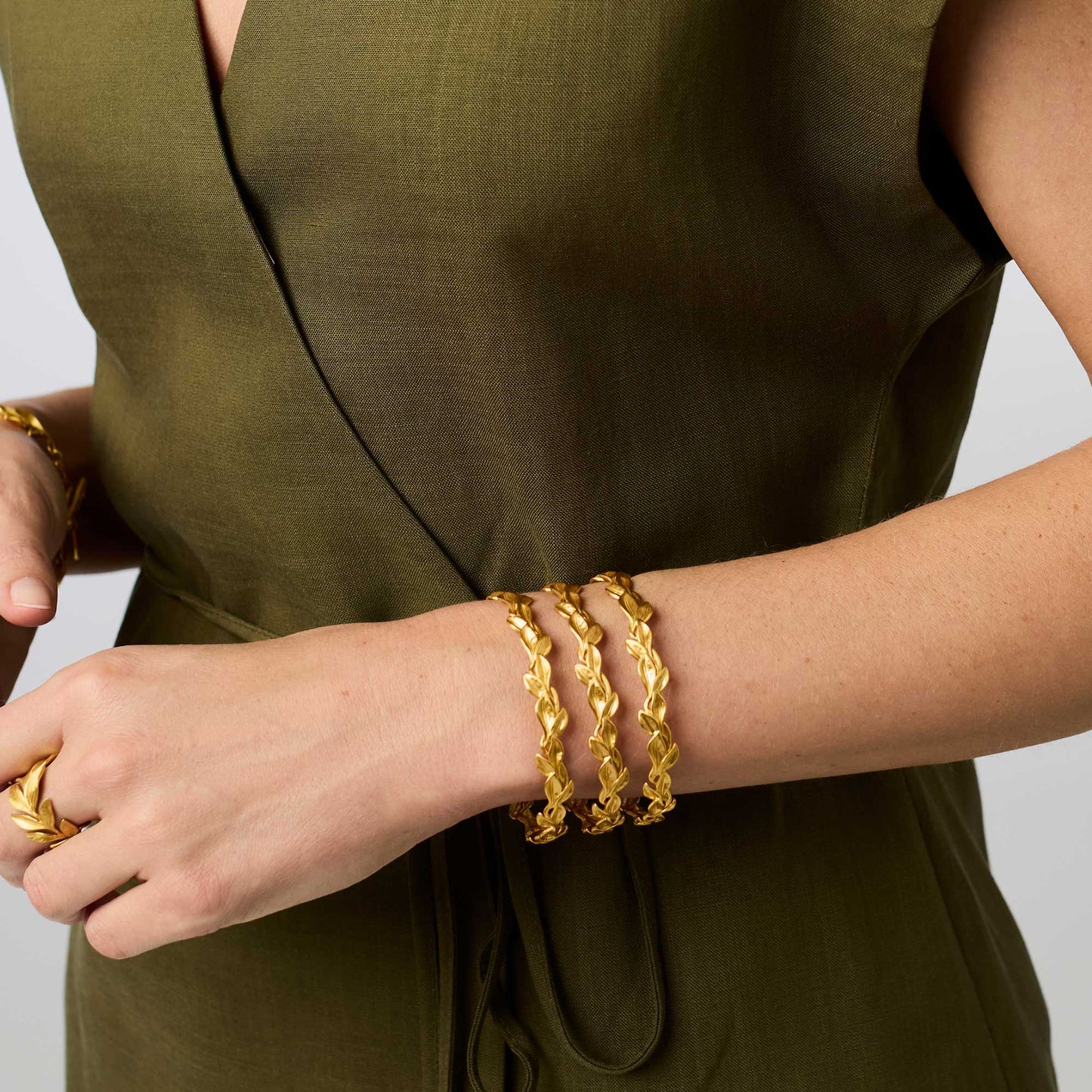 Julie Vos Willow Bangle - Gold - Small