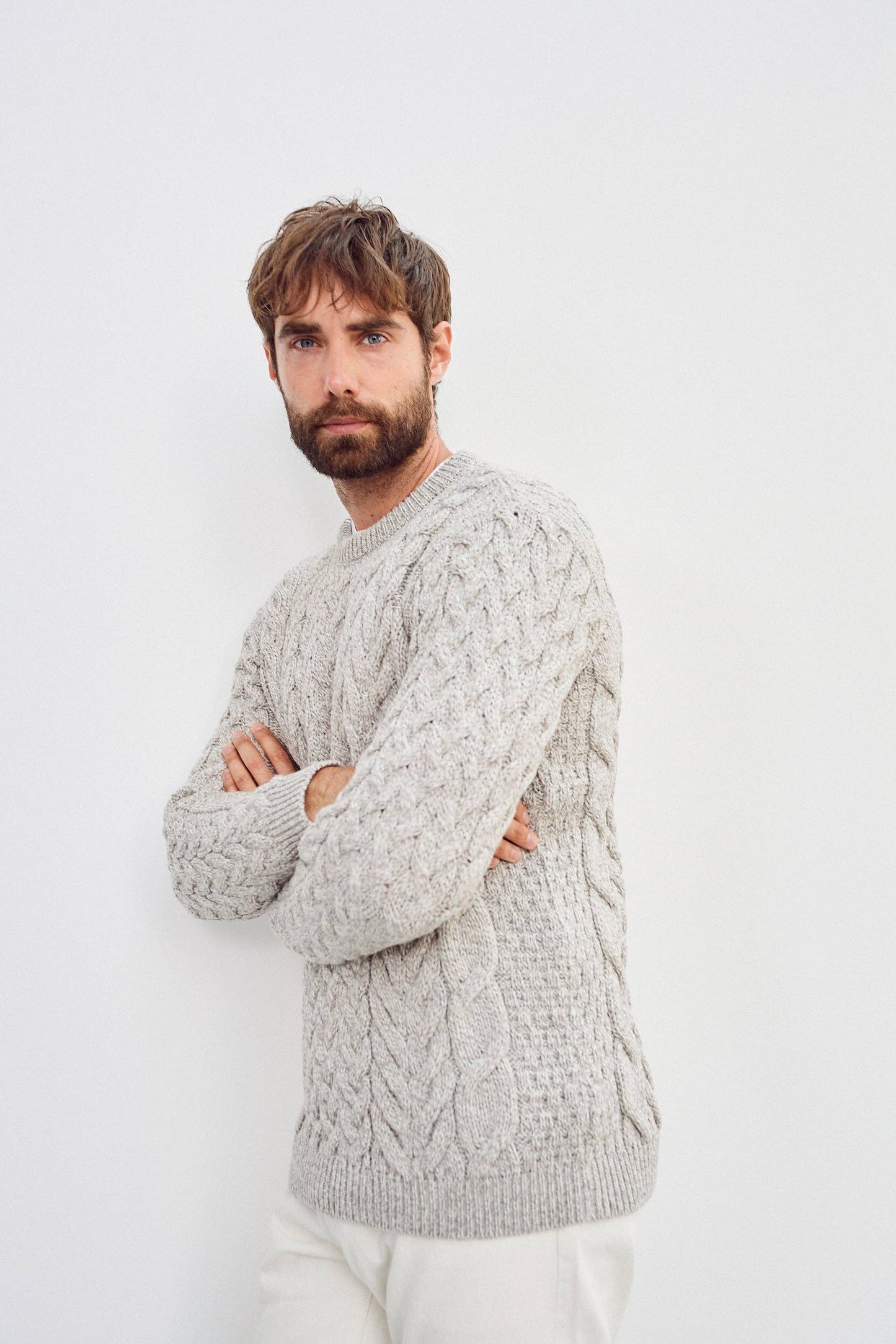 Aran Woollen Mills - Omey Mens Aran Crew Neck Sweater -  Oat