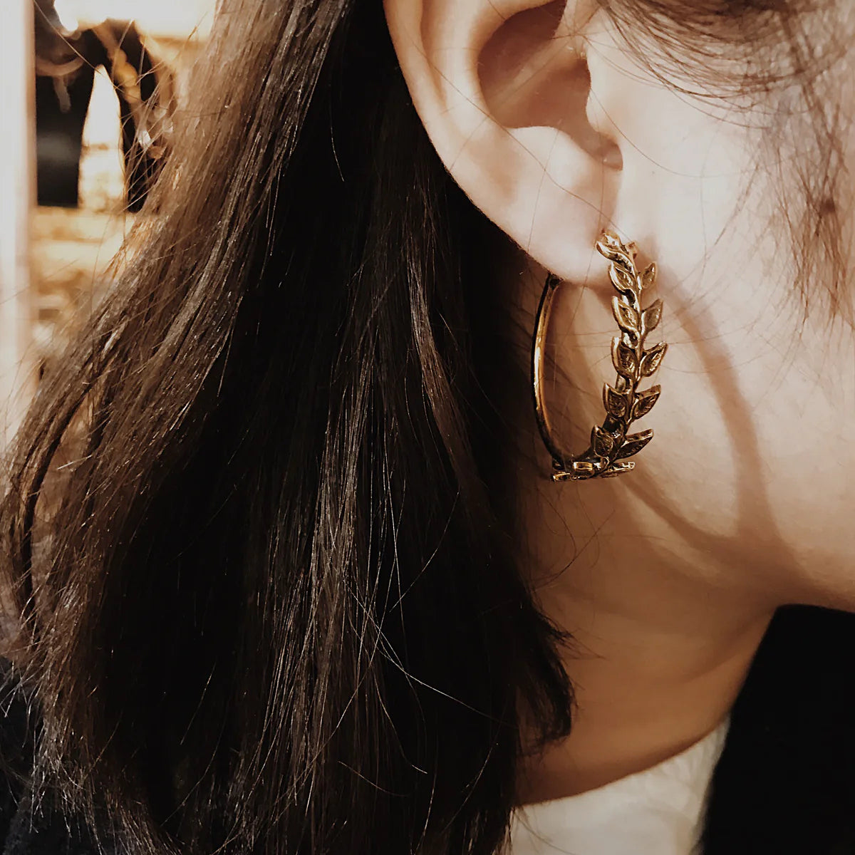 Boucles d'Oreilles Dorées Fili Creole-Gold Leaf Earrings