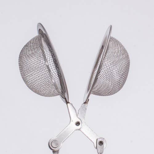Oliver Pluff & Company - Small Wire Mesh Tea Brewing Ball with Handle