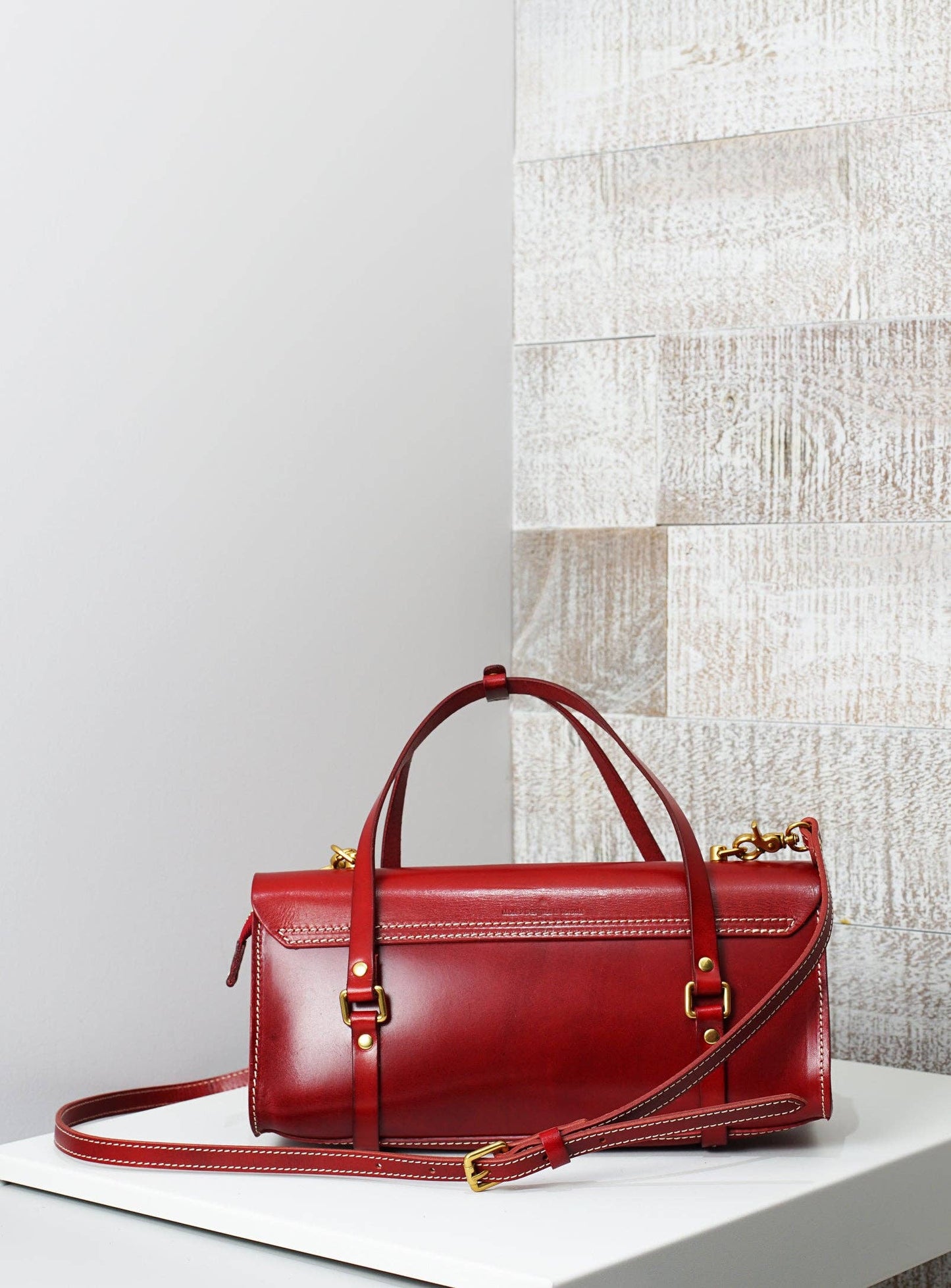 Uppdoo - Vive 2.0 Classic Baguette Satchel- Ruby