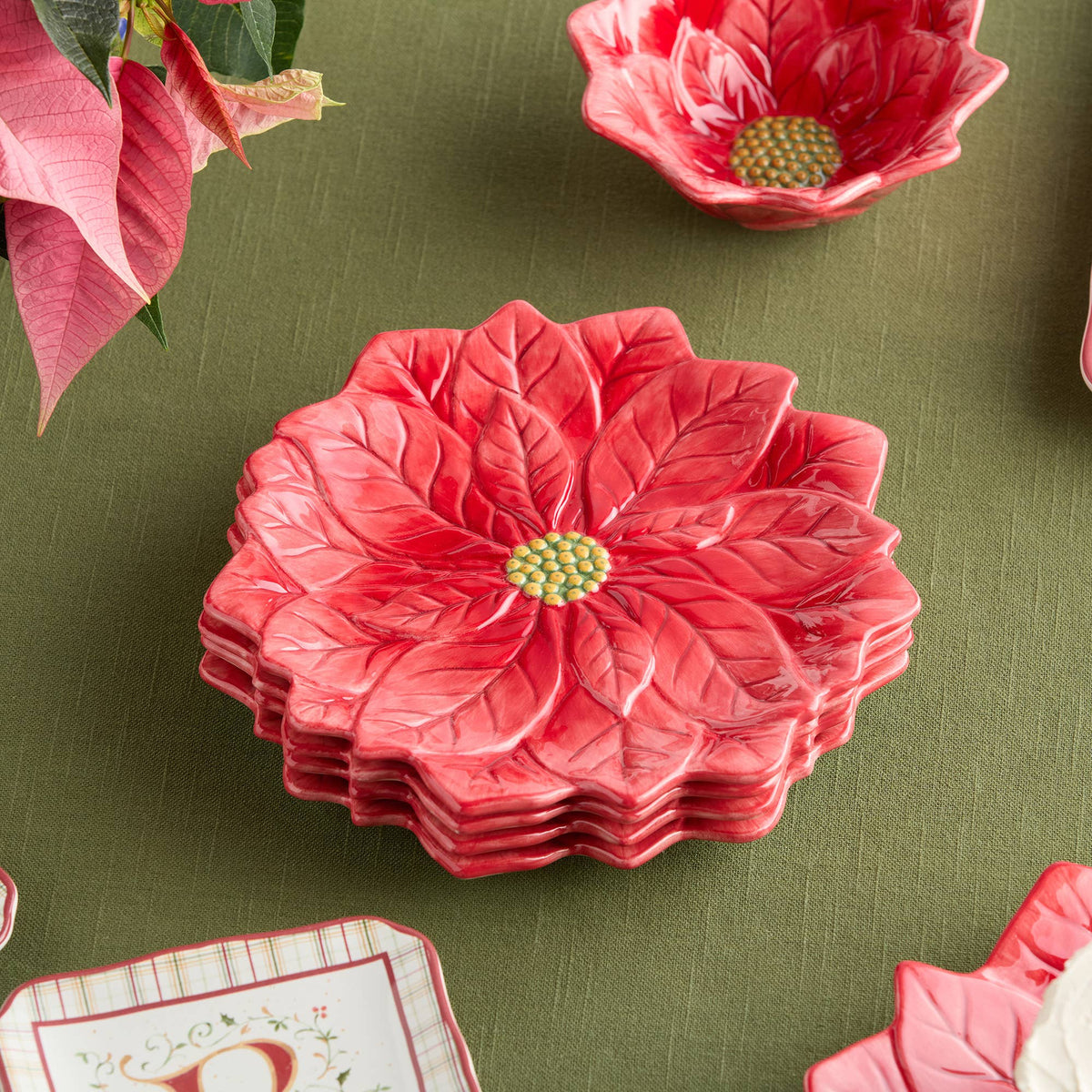 Winter Blooms 3-D Poinsettia Dessert Plate
