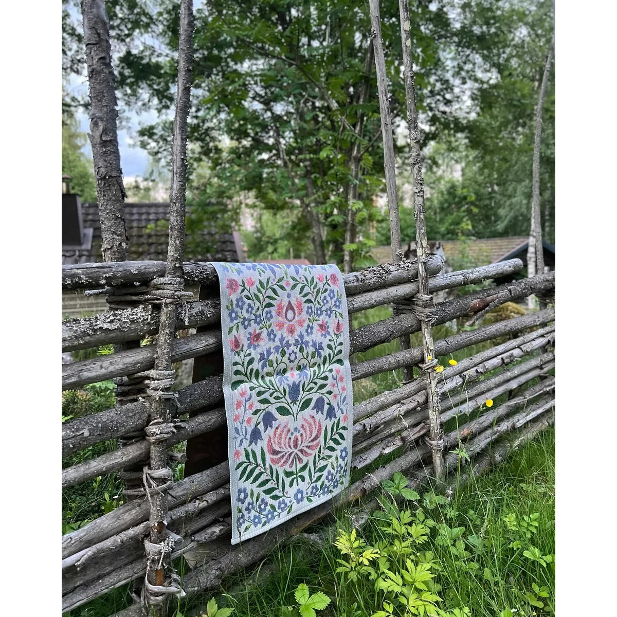 Ekelund Akvarell Table Runner