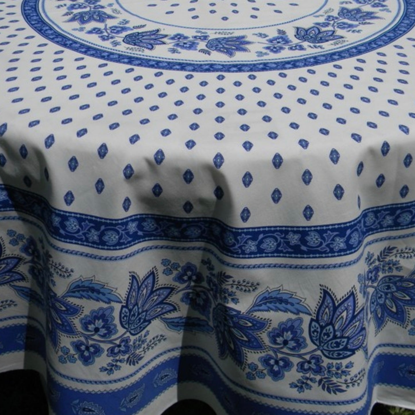 Le Cluny Lisa White/Blue Coated Cotton Tablecloth