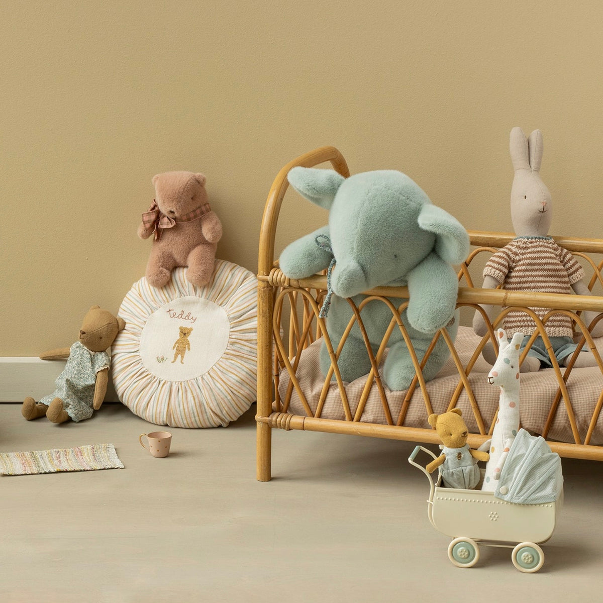 Maileg Elephant Plush, Medium - Soft Mint