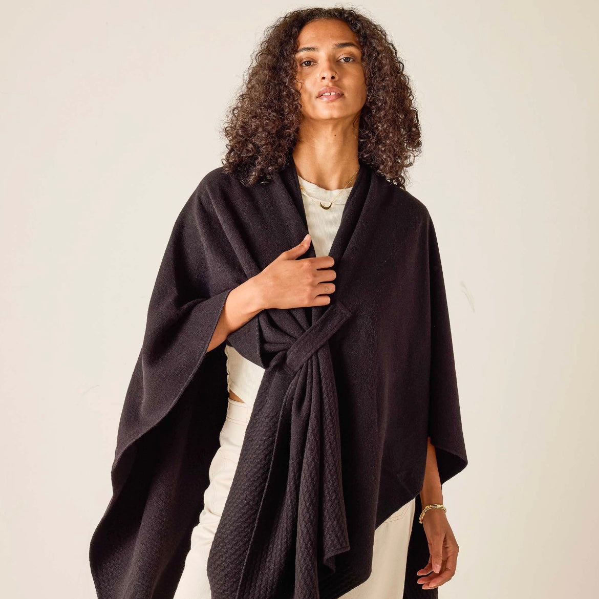 Modern Travel Wrap - Black