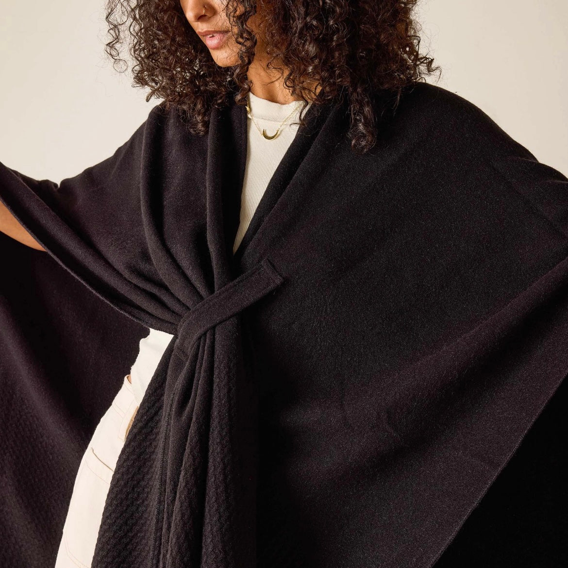 Modern Travel Wrap - Black