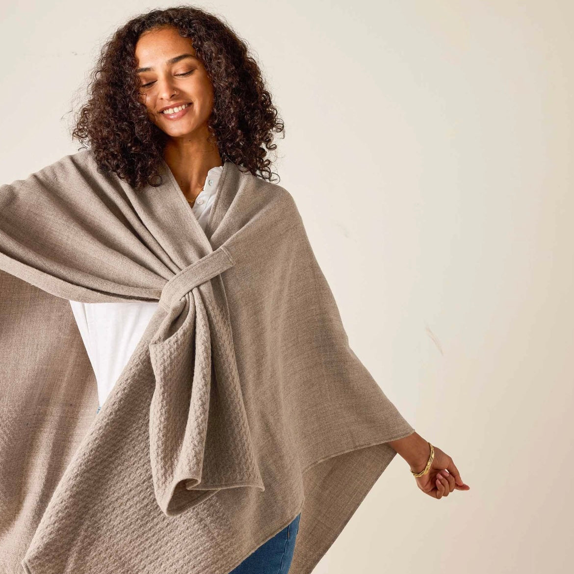 Modern Travel Wrap - Driftwood