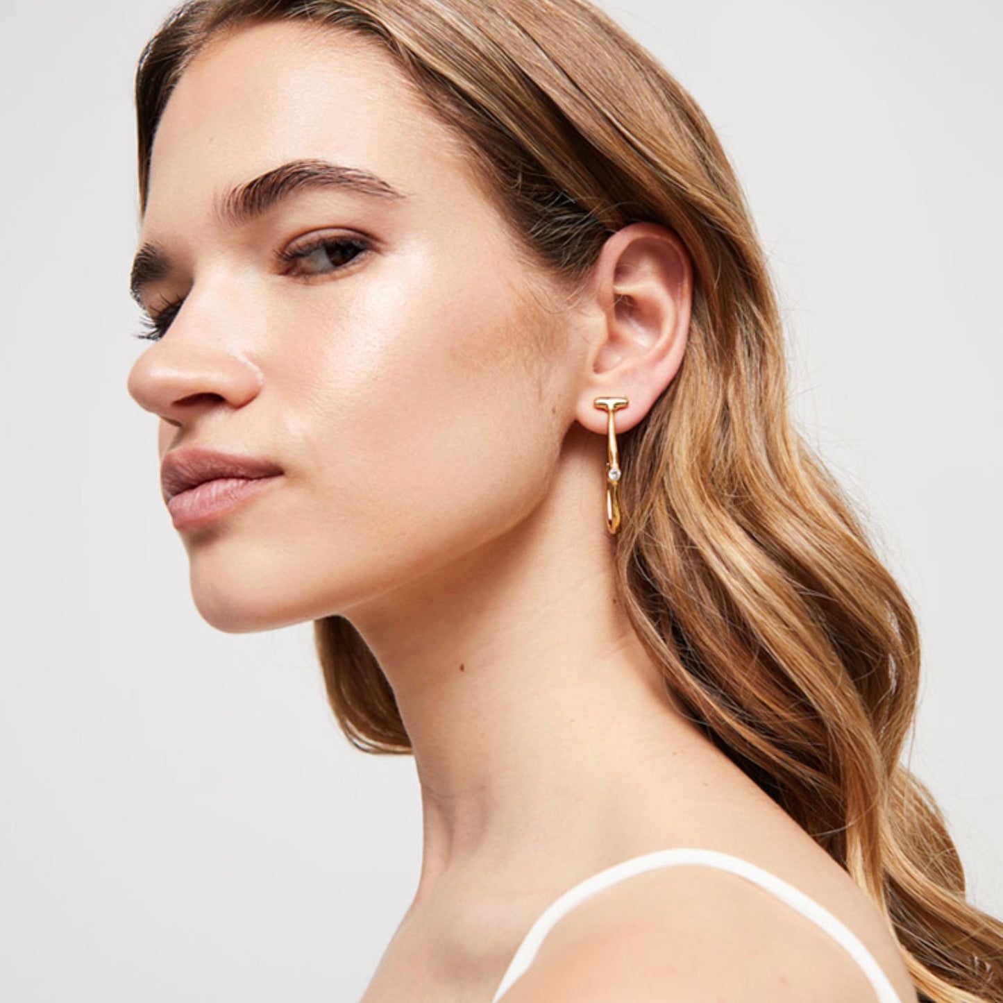 UNOde50 Hoop Earrings With White Topaz - Gold