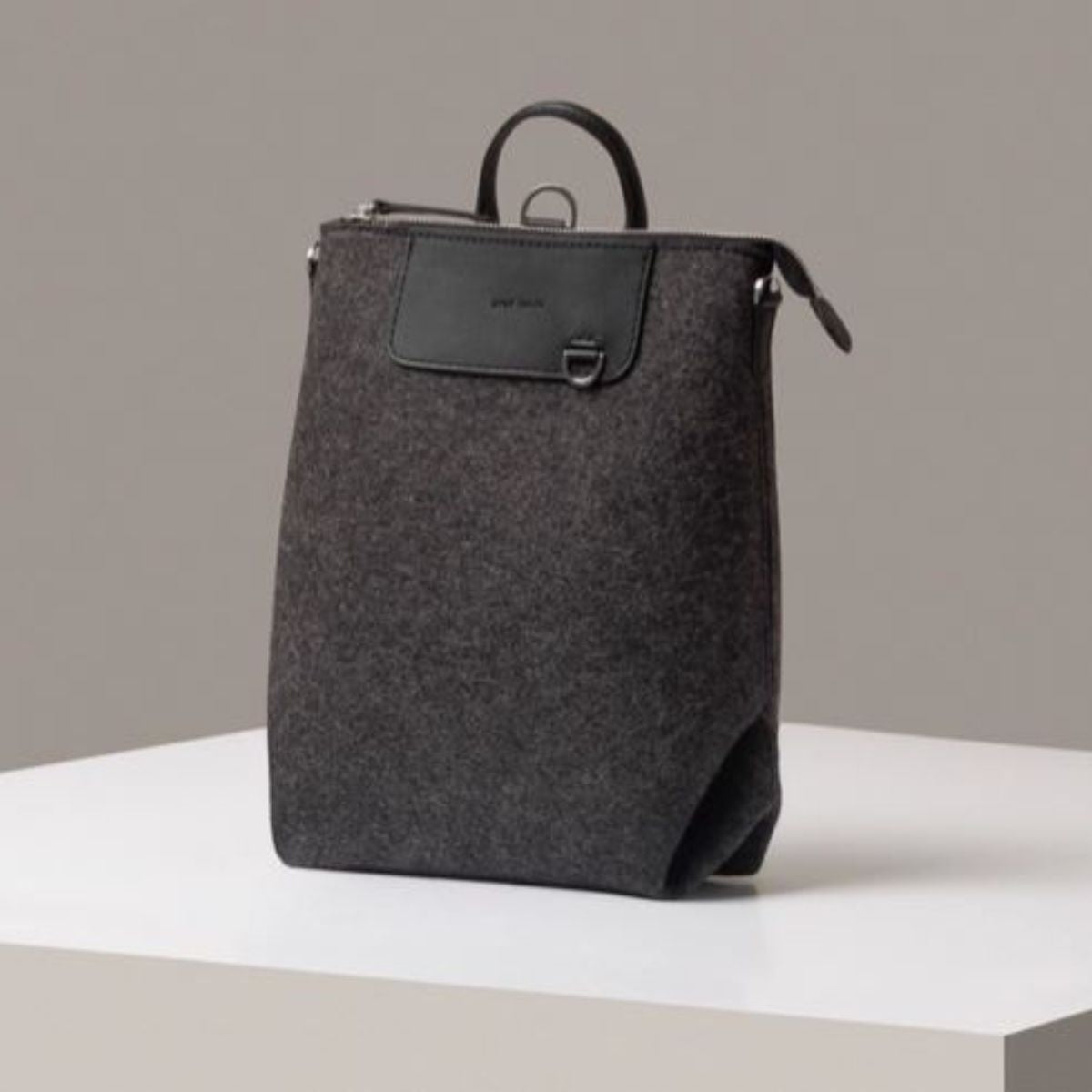 Graf Lantz Bedford Merino Wool Midi Backpack in Charcoal