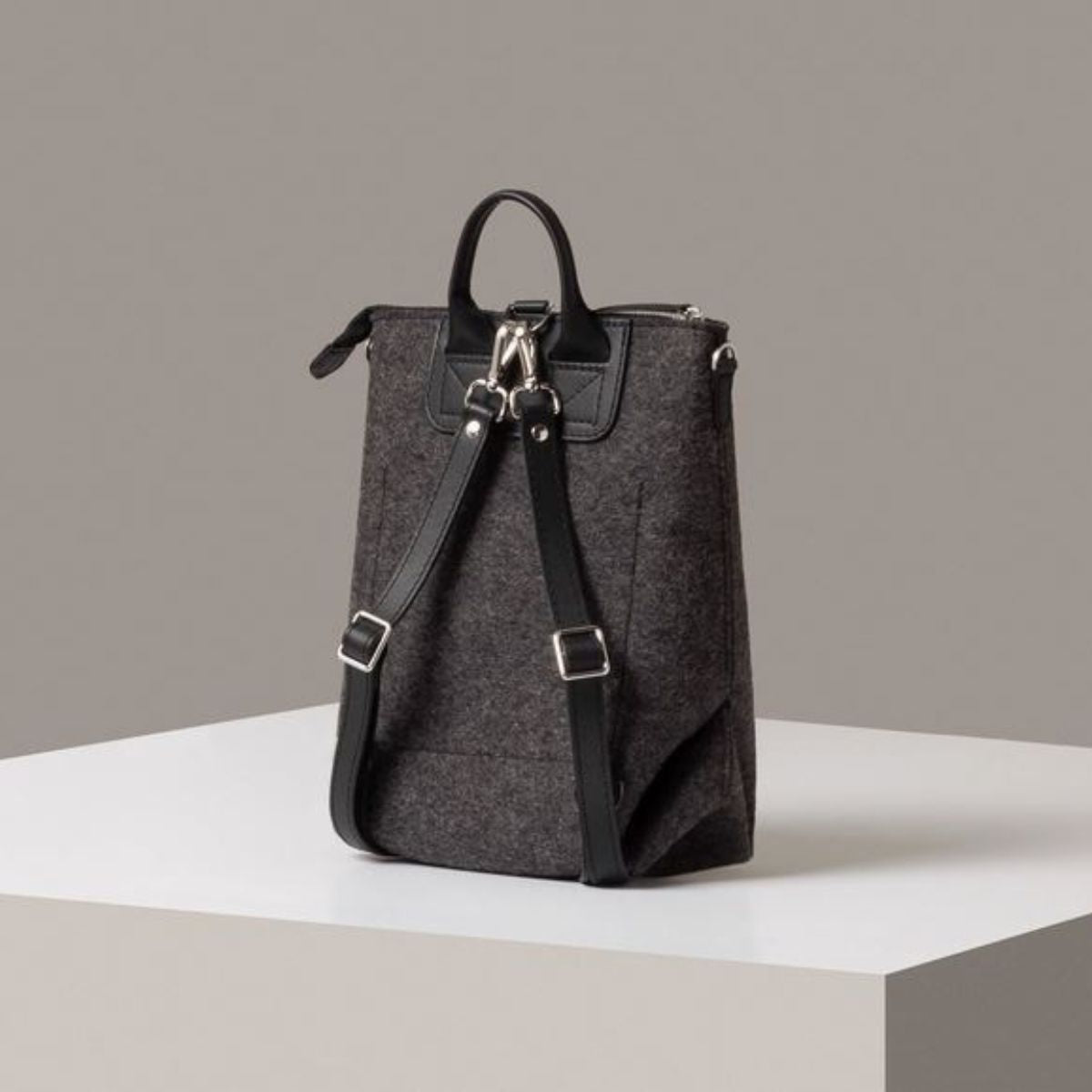 Graf Lantz Bedford Merino Wool Midi Backpack in Charcoal