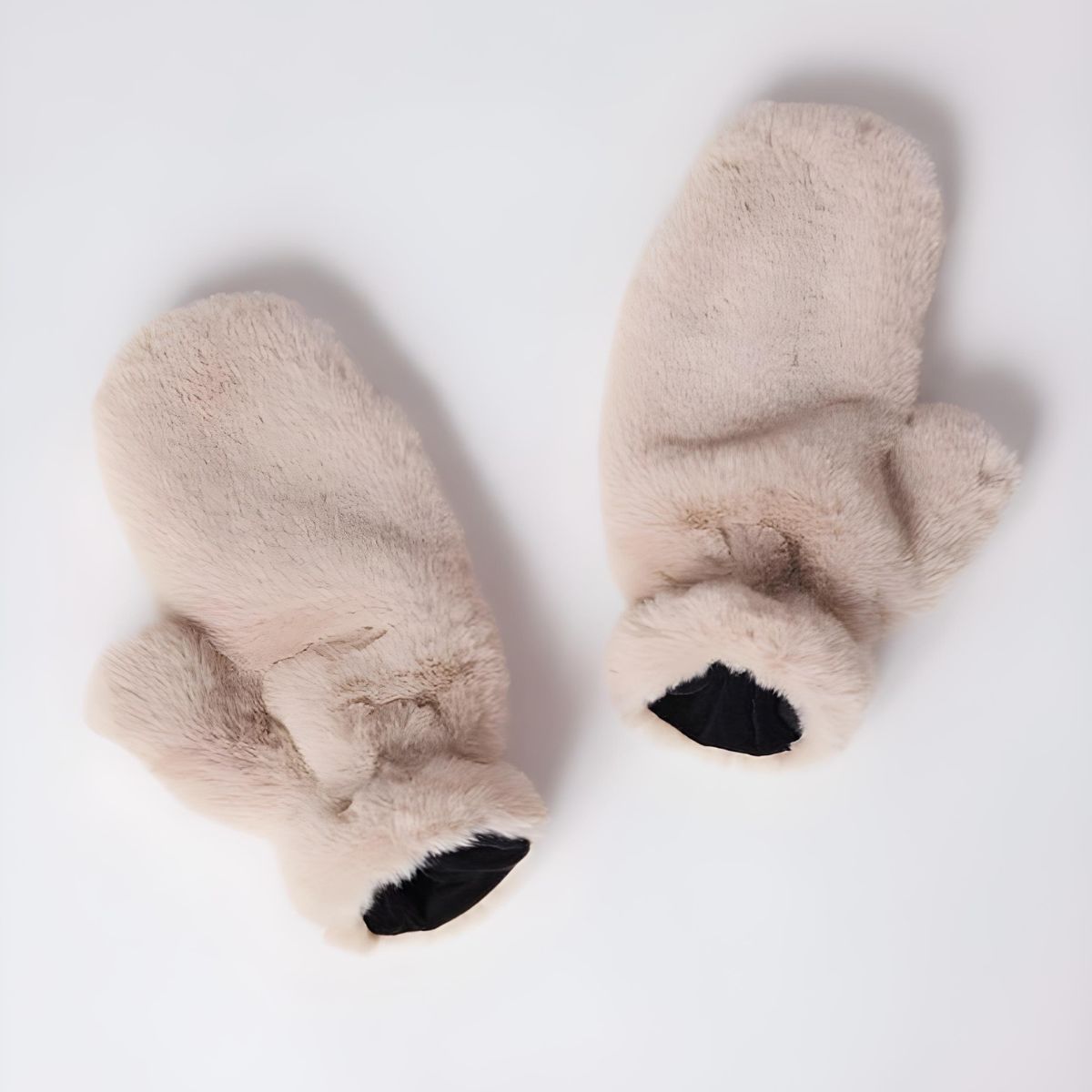 Mersea Cozy Cabin Faux Fur Mittens - Oatmeal Cream/Black
