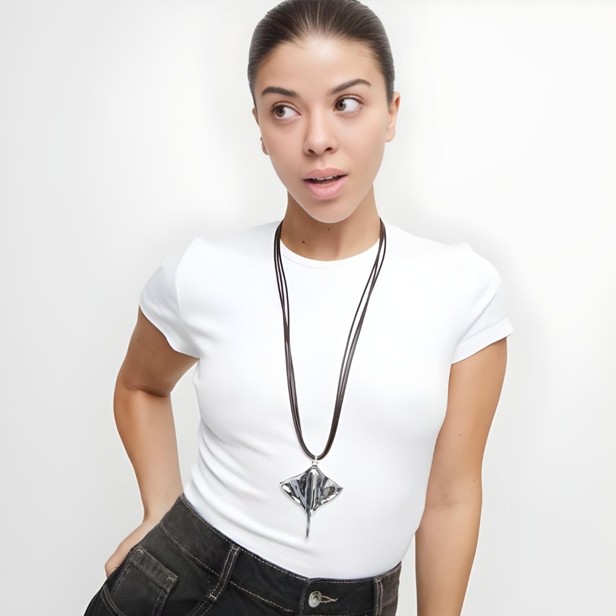 UNOde50 Long Leather Necklace Pendant with Manta Ray