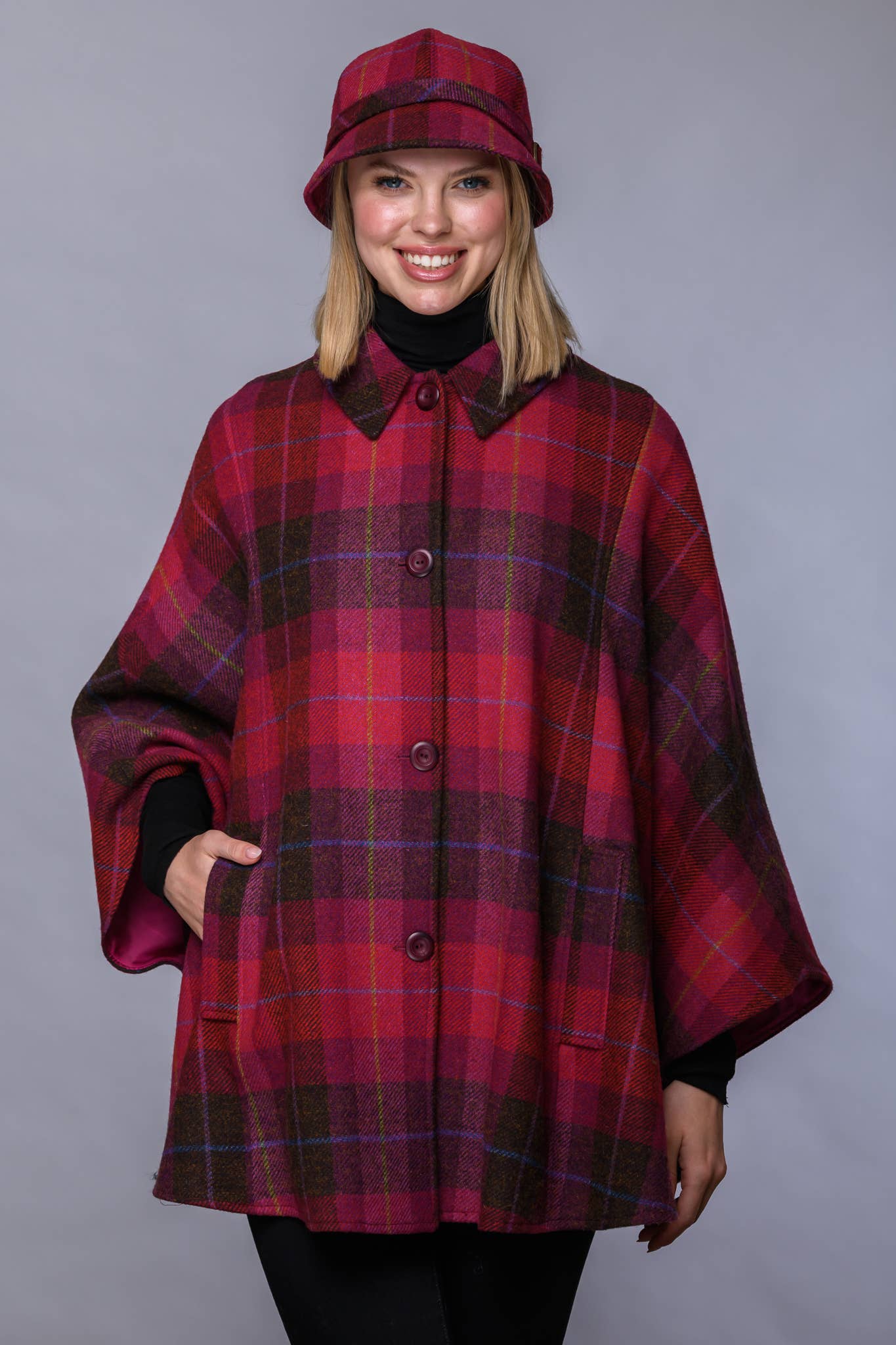 Mucros Weavers Women's Country Cape - Red