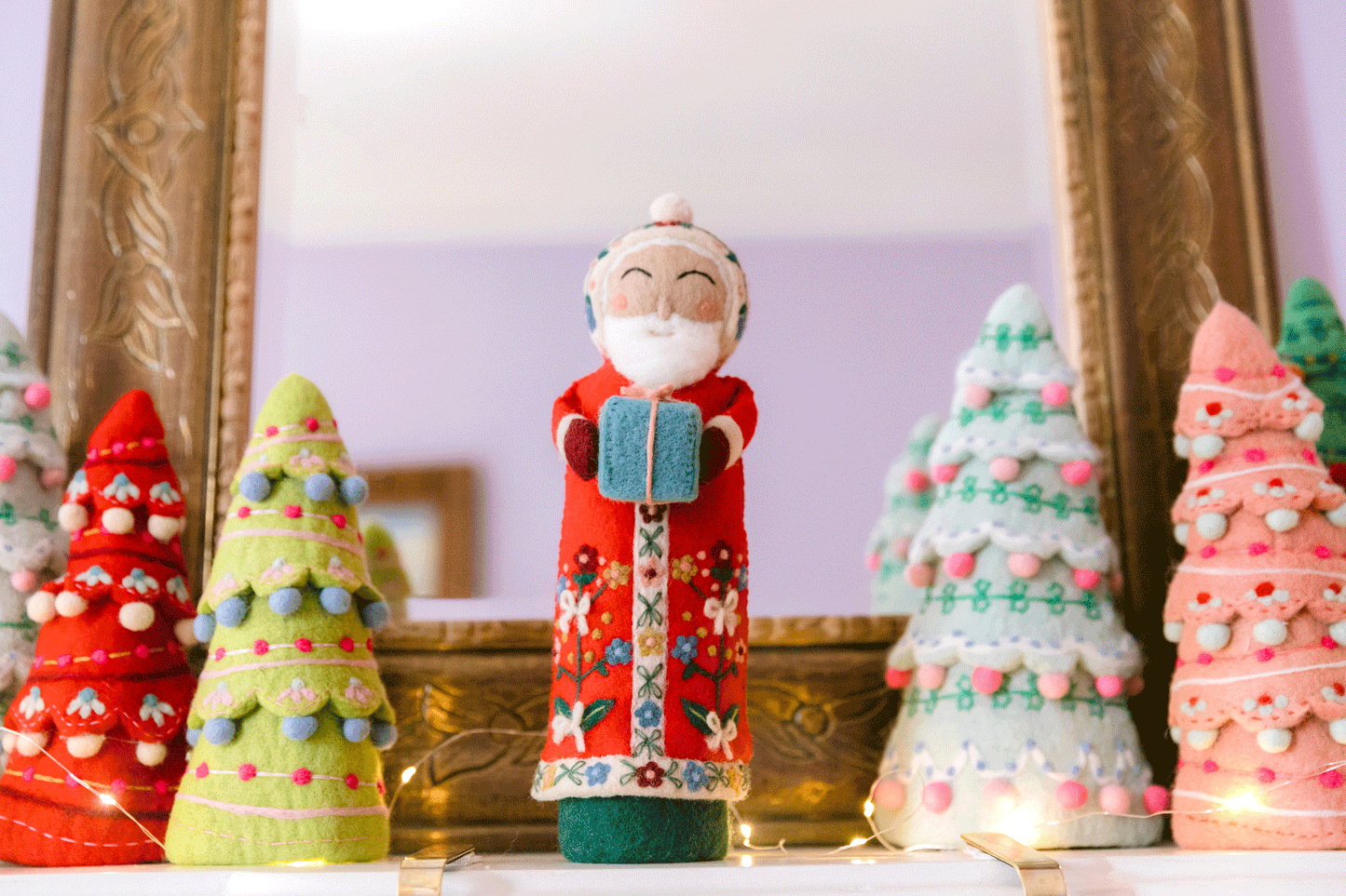 French Knot - Santa Mantel Topper
