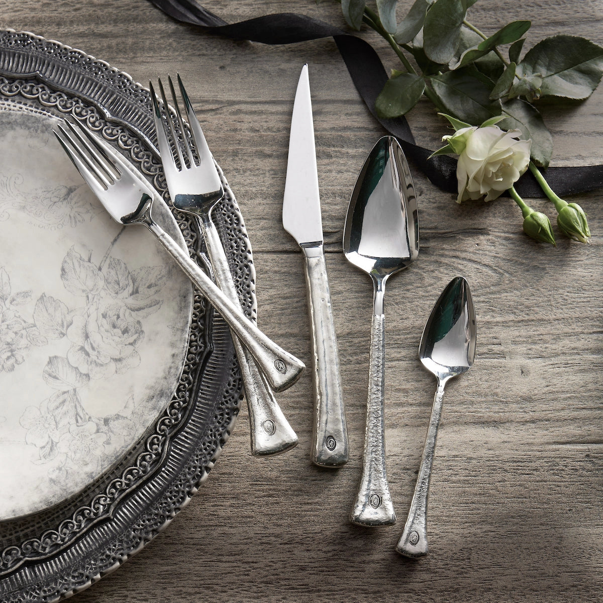 Arte Italica Elena Flatware Place Setting