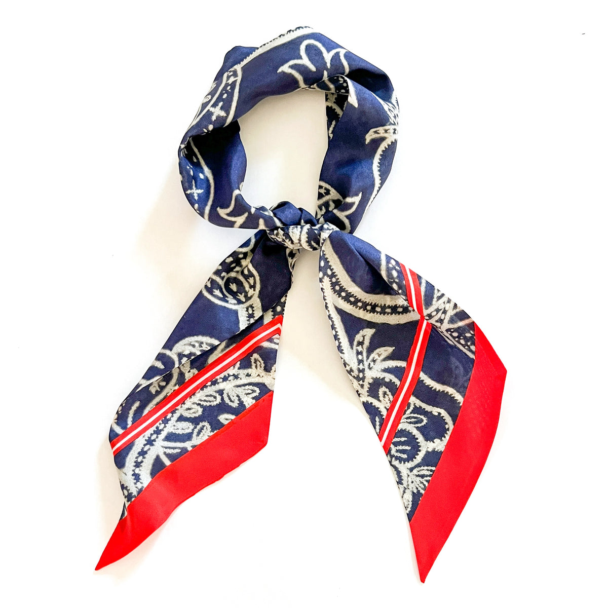 Hellen van Berkel Embroidery Blue Twilly