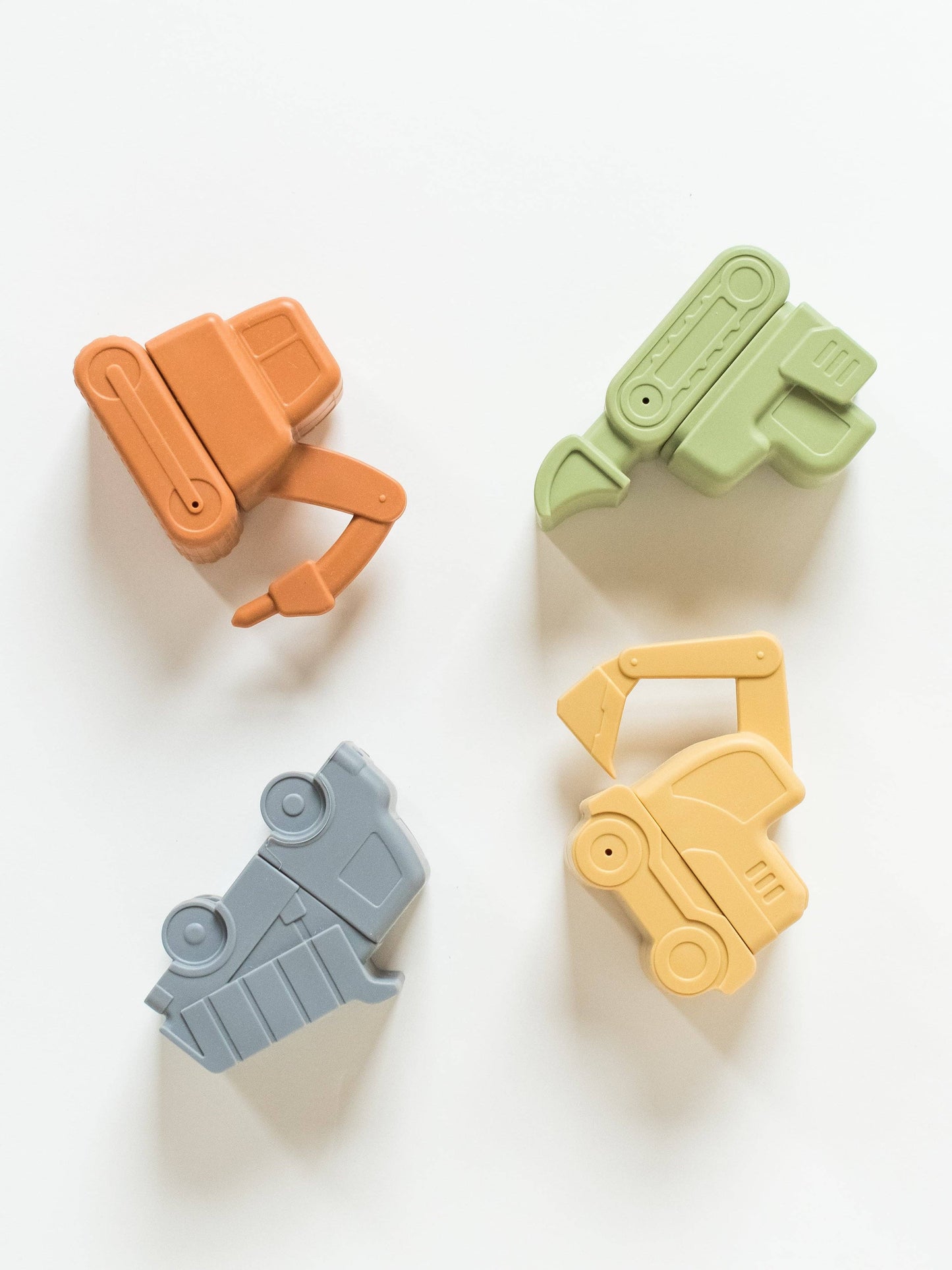 Kendi by Colored Organics - Truck Bath Toys