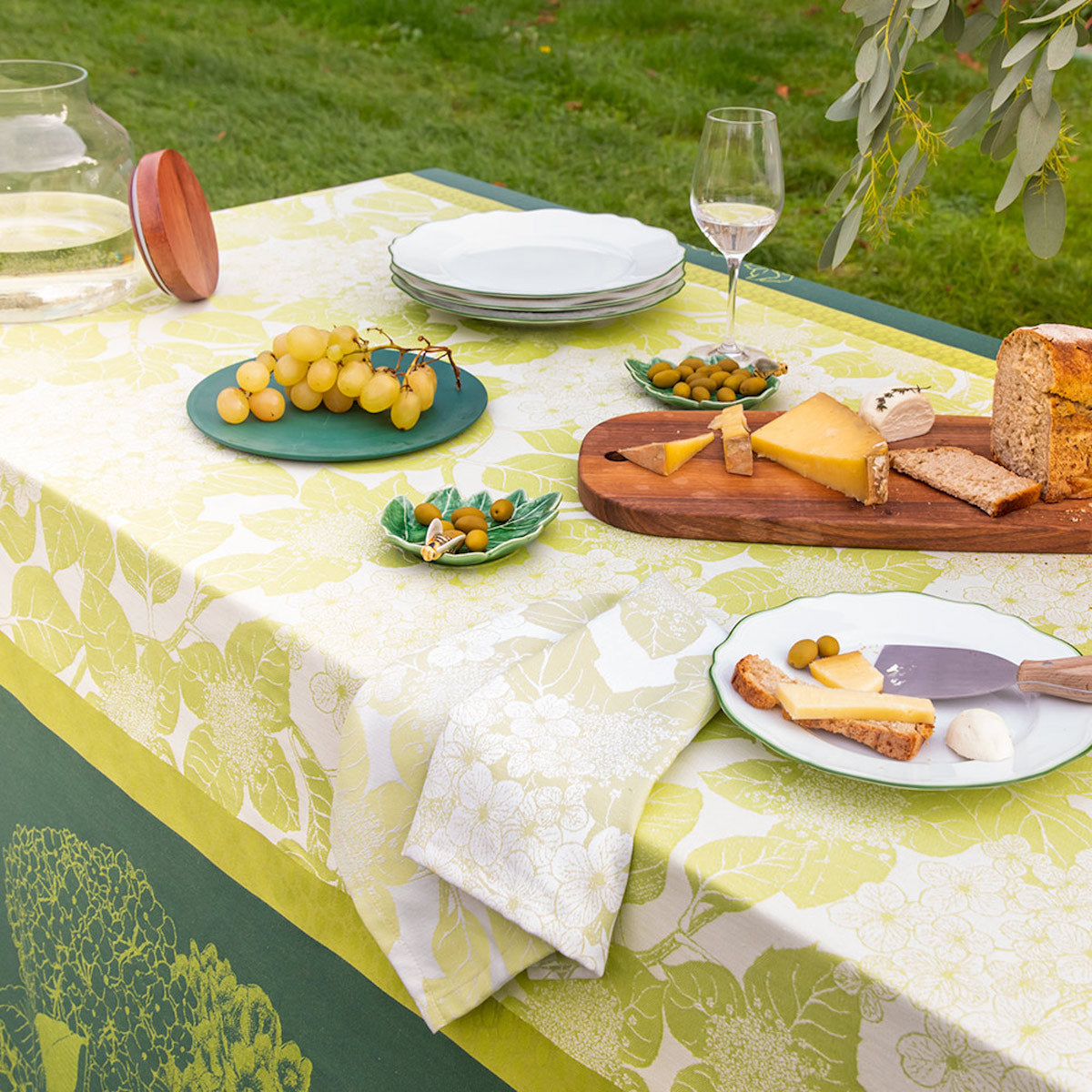 Mille Hortensias Vert 71x98 Tablecloth