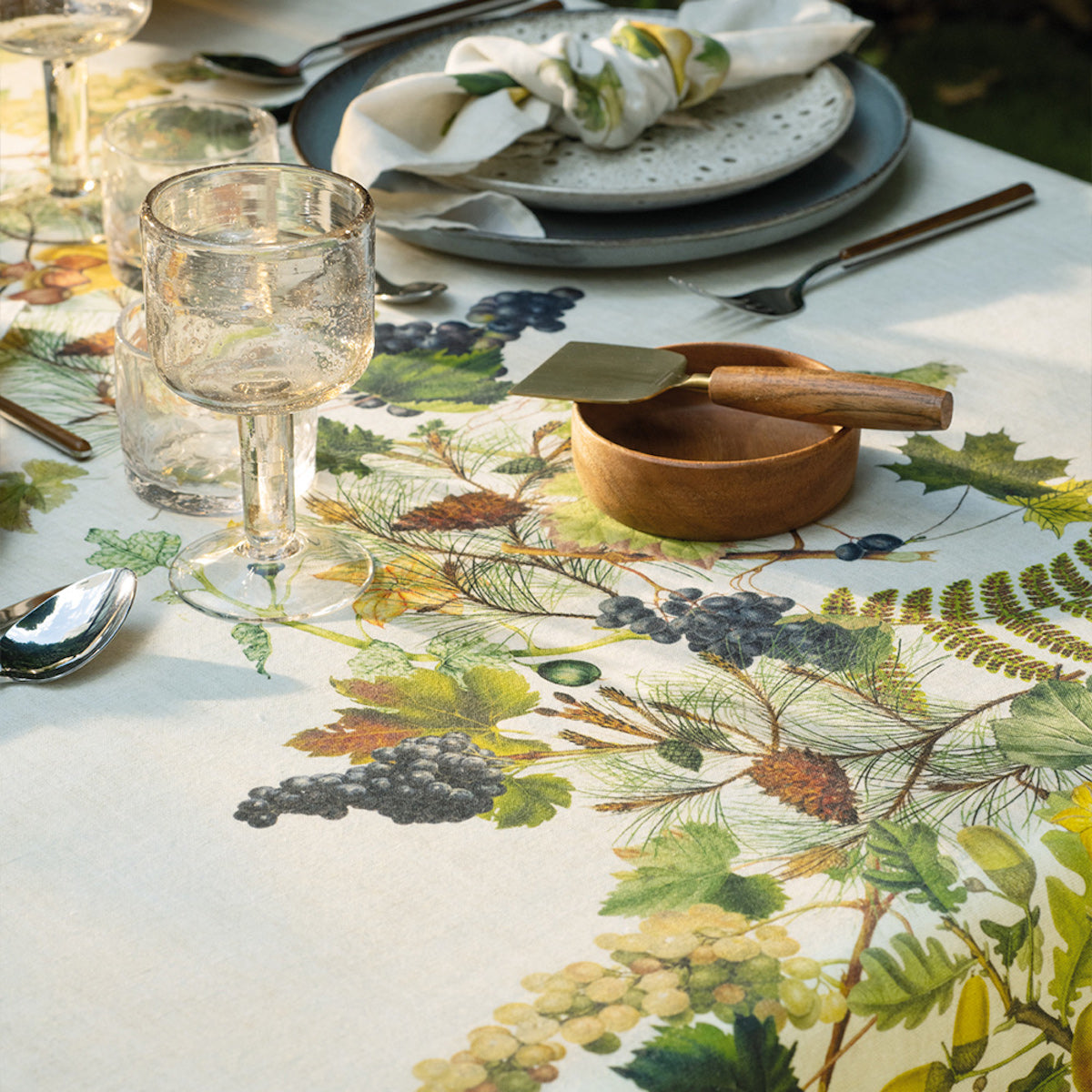 Mille Delices Bois Naturel Tablecloth 61x102"