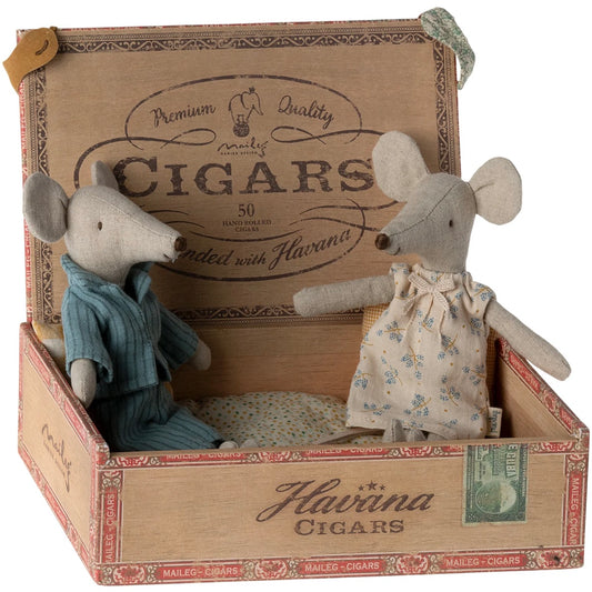 Mum & Dad Cigarbox