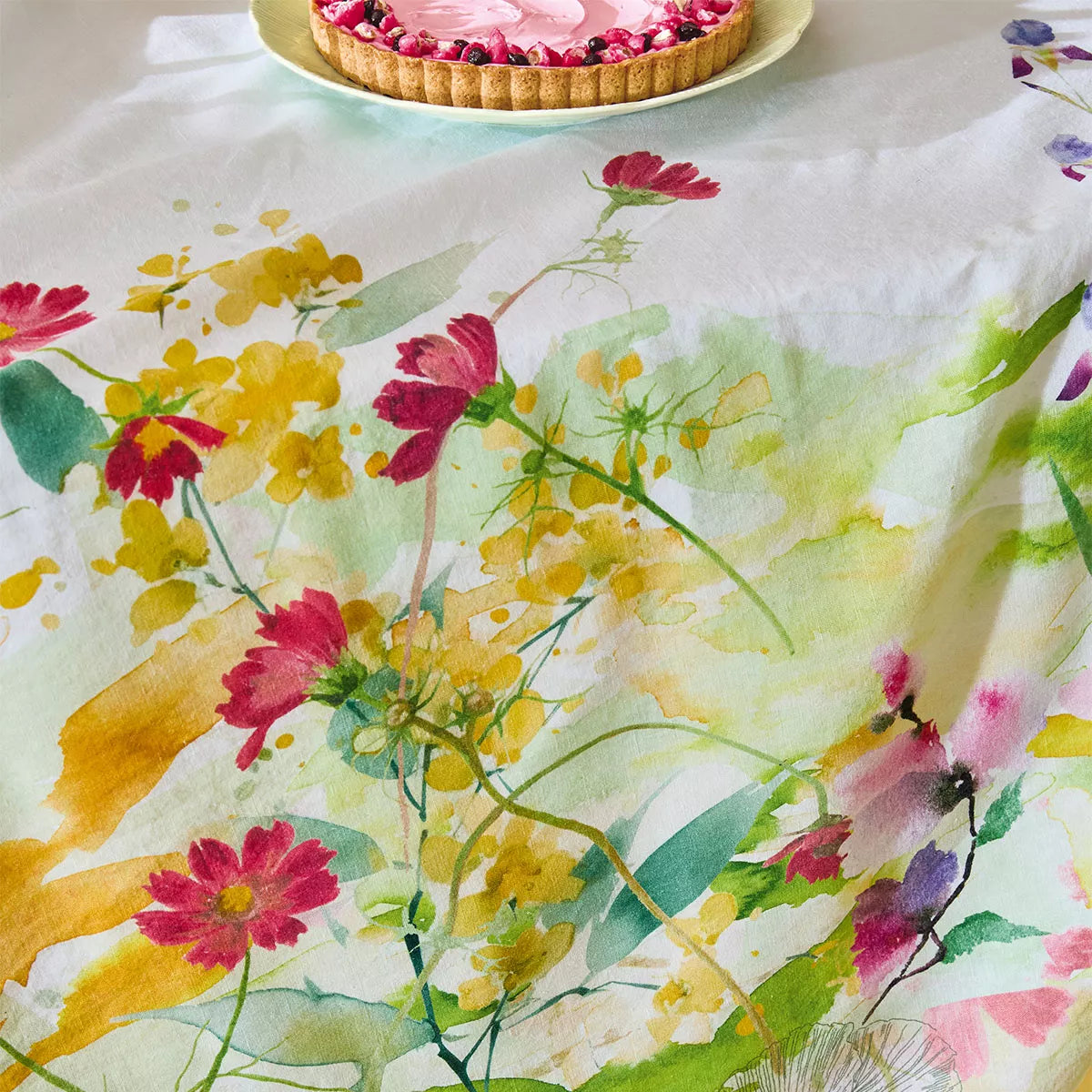 Garnier-Thiebaut Souffle Fleuri Printemps Tablerunner