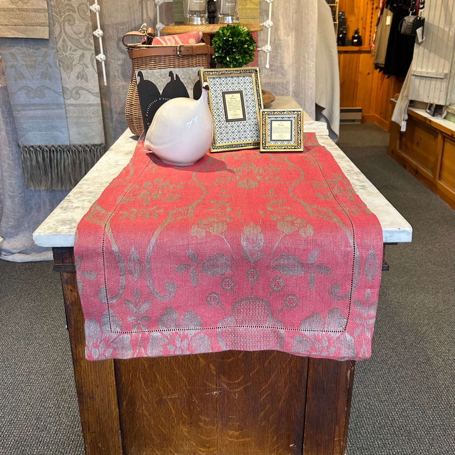 Damasco Runner Rustica Red 19" x 70"