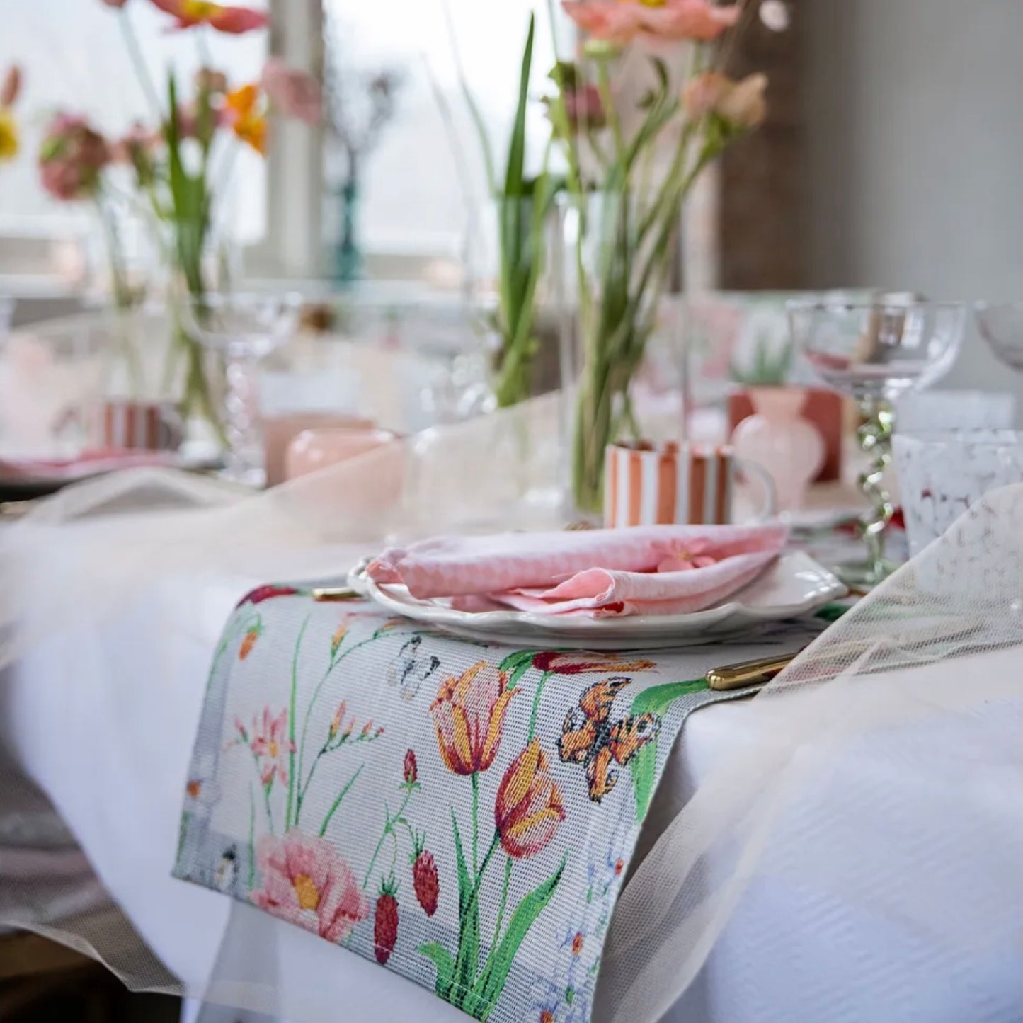 Ekelund Varfrojd Table Runner